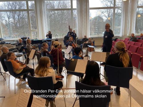 1. Ordföranden hälsar välkommen